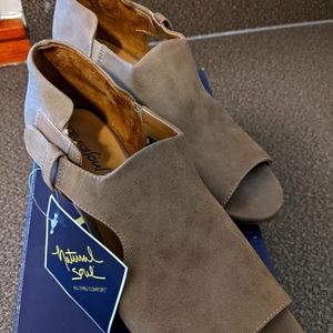 Natural Soul Dress Shoes NWT